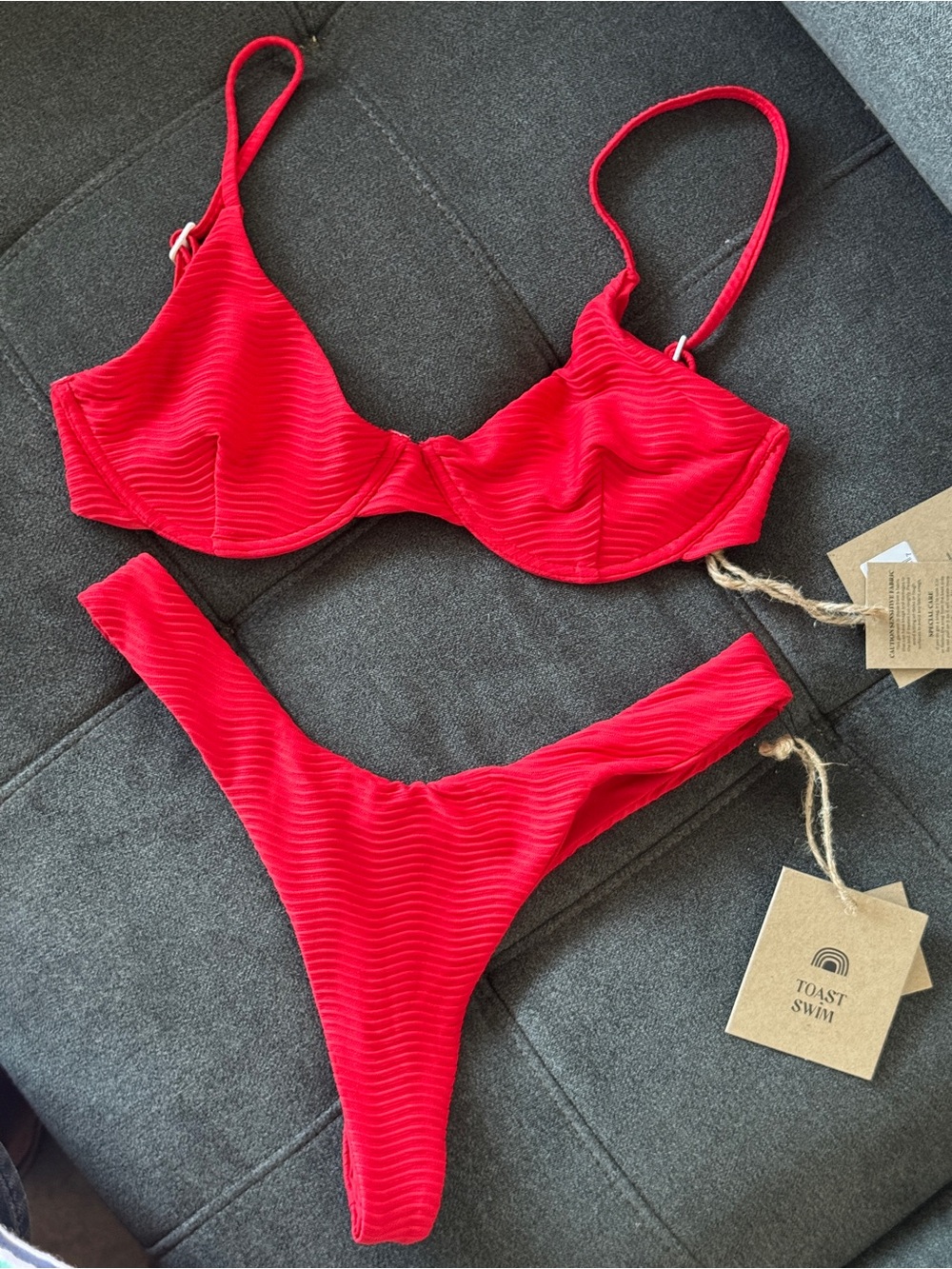 Toast Swim Goji Berry Wave Set